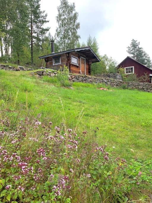 Egen Stuga Och Vedeldad Bastu Linghed Экстерьер фото